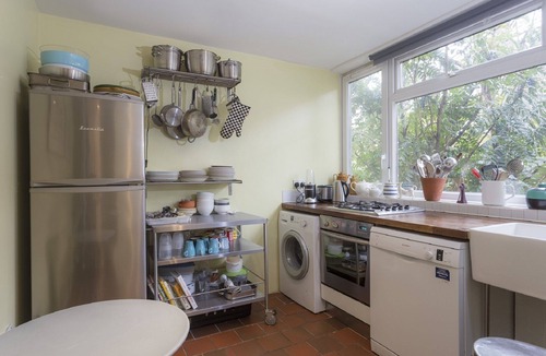 Newington Apartment | Lovely 3 Bedroom Apartment With Private Garden In Central London, Near Waterloo