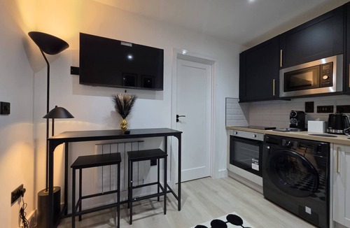 Dublin House | Luaz - View Lodge