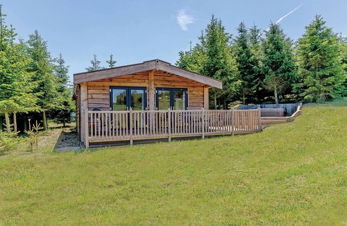 Ashover Ski Chalet | Luxurious and contemporary lodge with stunning countryside views.