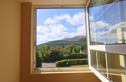 Bryansford House | Luxurious family house at gates to Tollymore Forest Park!
