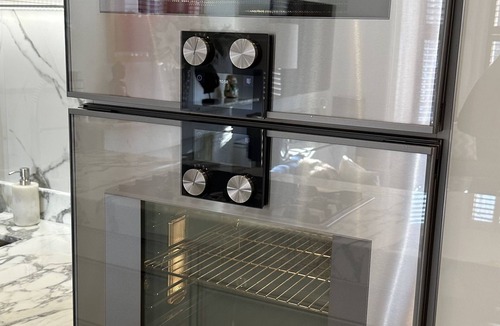 South Hampstead Apartment | Luxury 2 Bed Architect Home Hampstead. Sun Terrace. Gaggenau Kitchen. Cinema