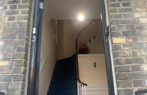 South Hampstead Apartment | Luxury 2 bedroom and 1 bathroom apartment great location in London.