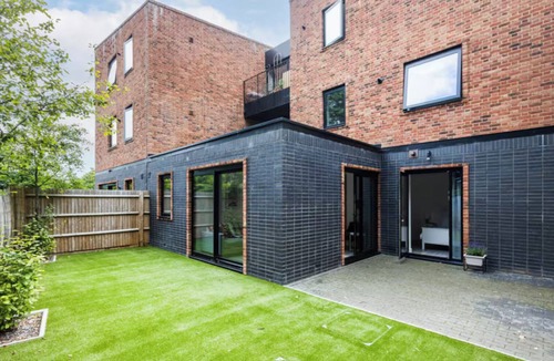 Bellingham Apartment | Luxury 3 Double Bedroom Apartment in Beckenham Hill