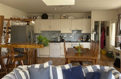 Lahinch Apartment | Luxury Apartment Lahinch 2mins from beach restaurants and Golf Club+parking