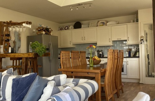 Lahinch Apartment | Luxury Apartment Lahinch 2mins from beach restaurants and Golf Club+parking