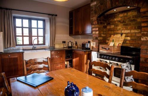Bailliesmill House | Luxury Large Group Accommodation with Hot Tub