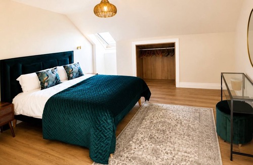 County Mayo Apartment | Luxury spacious 4-bedroom apartment in charming Westport for your stay