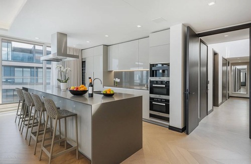 Tower Hill Apartment | Luxury Tower Bridge View Sleep 6