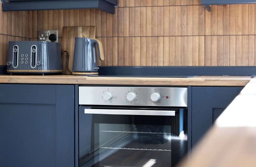 Londonderry House | Luxury Vintage Townhouse I Central Derry City