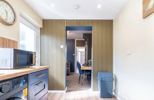 Londonderry House | Luxury Vintage Townhouse I Central Derry City