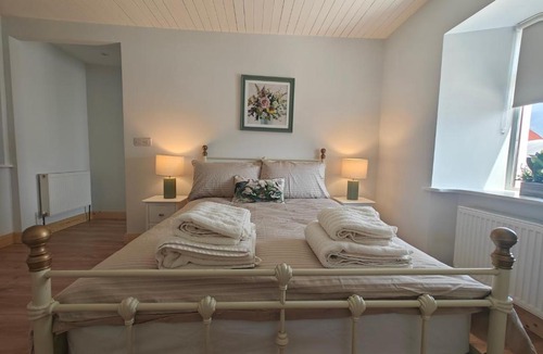 Fivemilebourne House | Maggies Cottage