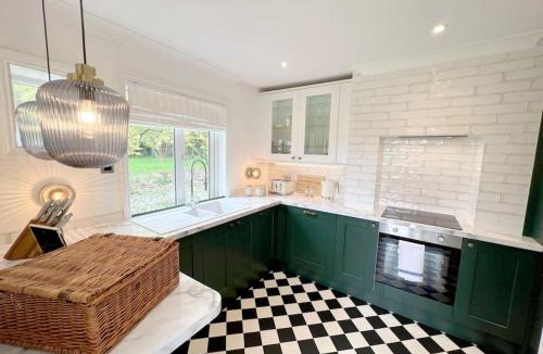Etchinghill House | Magnolia Cottage - Kent