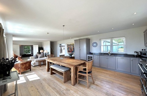 Roundstone House | Mara House Roundstone