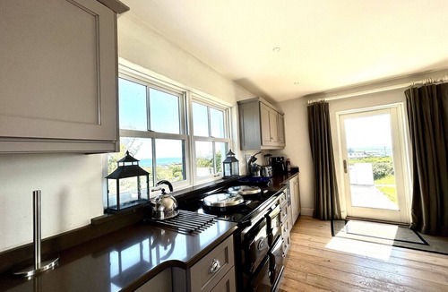 Roundstone House | Mara House Roundstone
