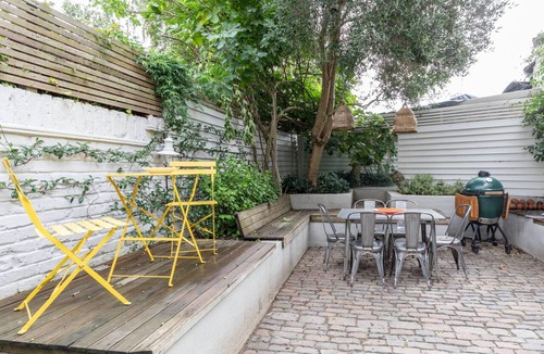 Addison House | Masbro Road II - Three Bedroom House, Sleeps 6