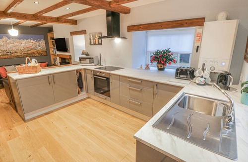 Snainton Cottage | MAY COTTAGE, pet friendly, with a garden in Snainton