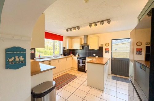 Tenby House | Maytree Cottage - 4 Bedroom Holiday Home - Tenby