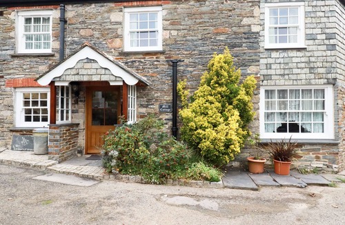 St. Neot Cottage | MILL COTTAGE, character holiday cottage, with open fire in St Neot