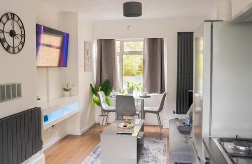 Charlton Apartment | Modern 1 bed apartment in Greenwich - WIFI - NETFLIX and stations nearby