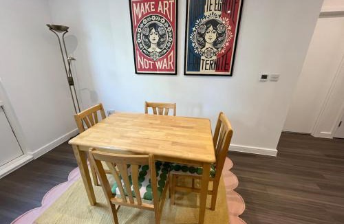 South Acton Apartment | Modern 1 bed flat by Acton Town Tube