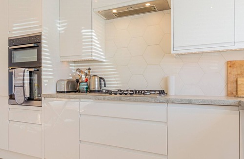Tetbury House | Modern 2 BD w Garden in the Heart of Tetbury