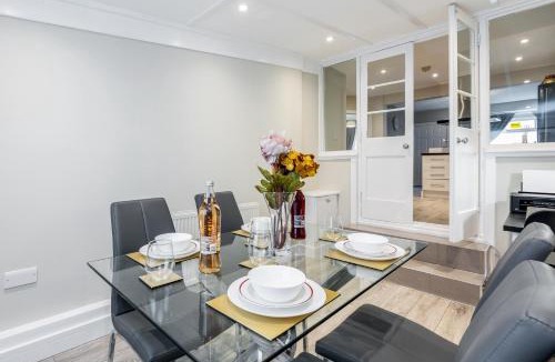 Dartford Apartment | Modern 2-Bed, 2-Bath Bungalow