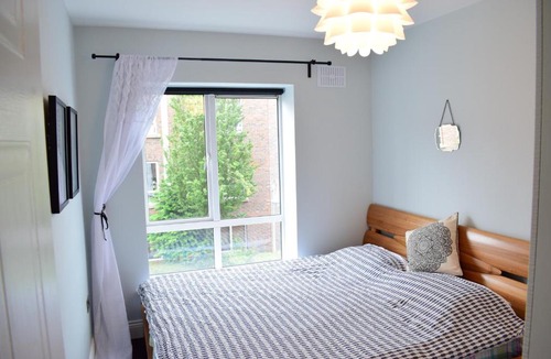 Haroldʼs Cross Apartment | Modern 2 Bedroom Apartment In Dublin
