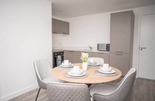 Eccles Apartment | Modern 2BR apartment in Manchester