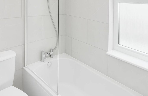 Cribbs Causeway House | Modern 3-Bedroom Home Near Cribbs Causeway, Bristol