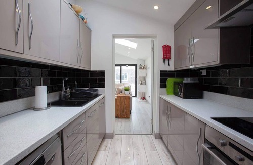 Dublin Apartment | Modern 3BDR Home w Garden