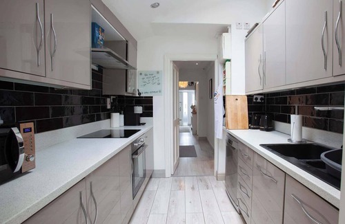 Dublin Apartment | Modern 3BDR Home w Garden