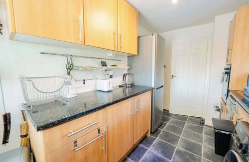 Pentwyn House | Modern 3BR Home | Free Parking | Perfect for Families