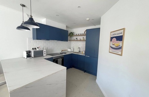 Roscoe Apartment | Modern and Spacious 2 - king bed