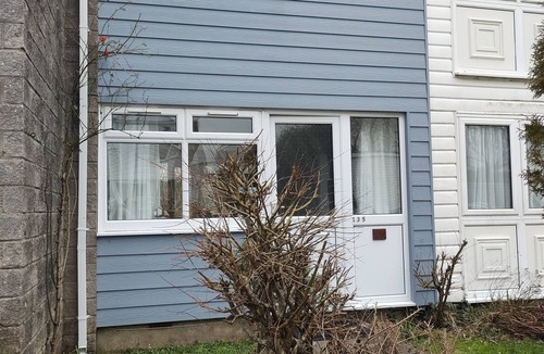 Stackpole Ski Chalet | Modern holiday home in quiet location near Freshwater East beach