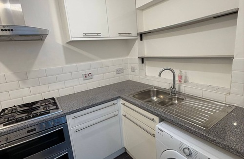Shirley House | Modern Home|Coffee Machine|Parking|Pet Friendly