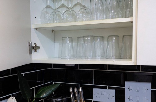 Merchiston Apartment | Modern Main Door Flat Edinburgh City Center