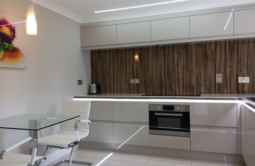 Martock Cottage | Modern minimal style accommodation