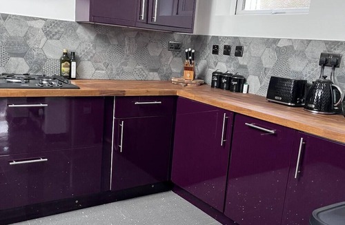 Waunlwyd House | Modern Newly Renovated 3 Story House in Ebbw Vale