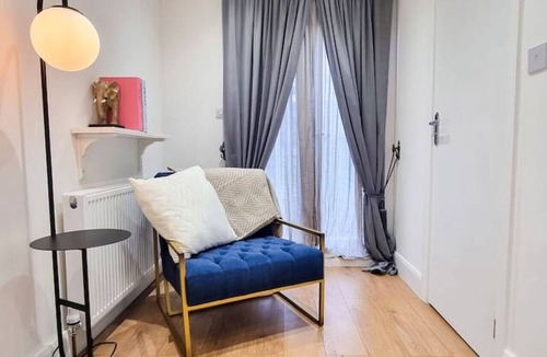 Peckham Rye Apartment | Modern two-bedroom flat with garden, fast WiFi and easy London links