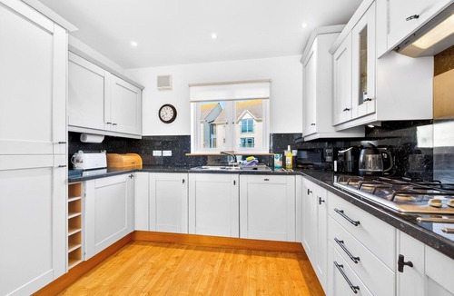 Bude House | Modern well equipped townhouse, 3 min walk from Crooklets Beach, Bude