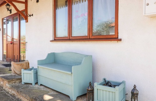 Nun Monkton Cottage | MOOR END, family friendly, character holiday cottage in Moor Monkton