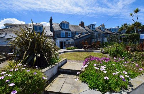 St Ives House | Morning Cottage