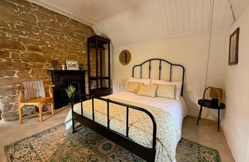 Annesgrove House | Murphys Thatched Cottage