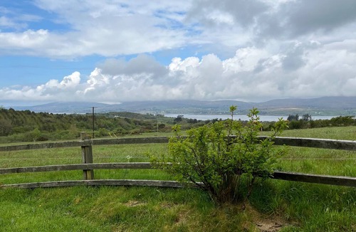Dunbeacon Apartment | Near to Durrus Cozy Apartment with a View