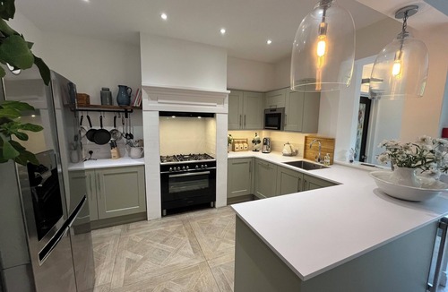 Bath House | NEW LISTING -Stunning Town House City Centre- FREE PARKING!