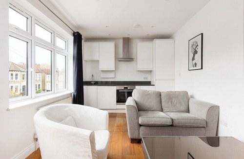 Penge and Cator Apartment | New! Lovely 1BR in Anerley by Crystal Palace Park