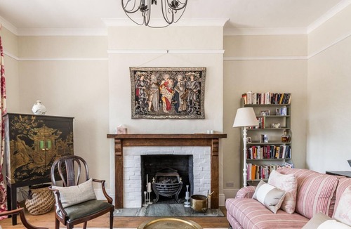 Addison Apartment | NEW Luxury 1BD Flat in Heart of Kensington Olympia
