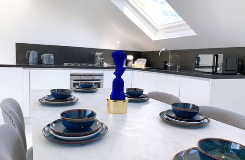 Notting Hill Apartment | Nottinghill family-size penthouse, with amazing terrace views & alfresco dining.