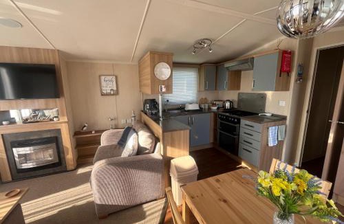 Muston Resort | Oak Green- Top award winning caravan!