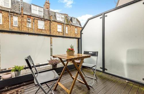 Wood Green Apartment | Omega Terrace, Luxury Modern Interior, Located Close To Alexandra Palace